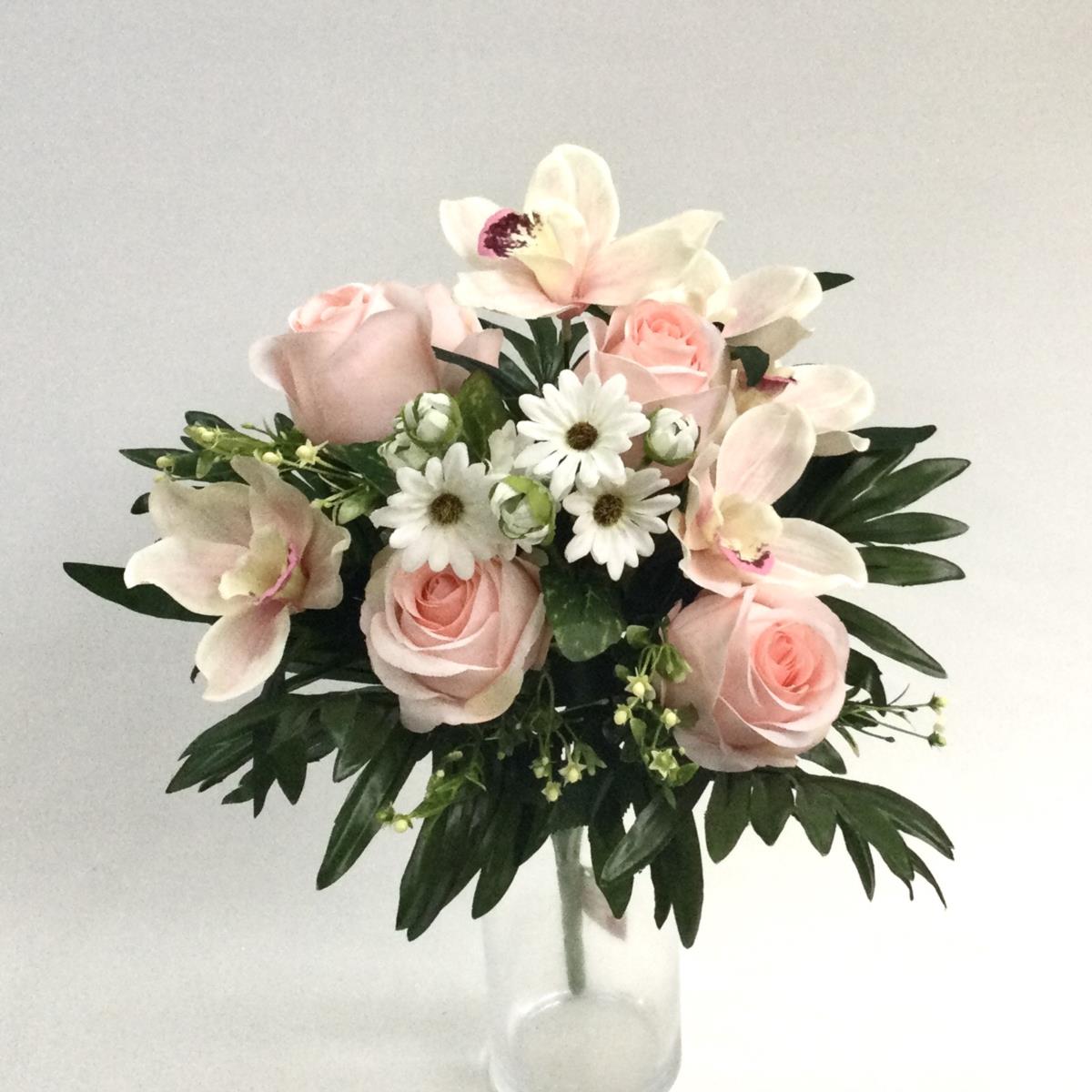 Букет орхидей с розами нежно - розовый - 50см