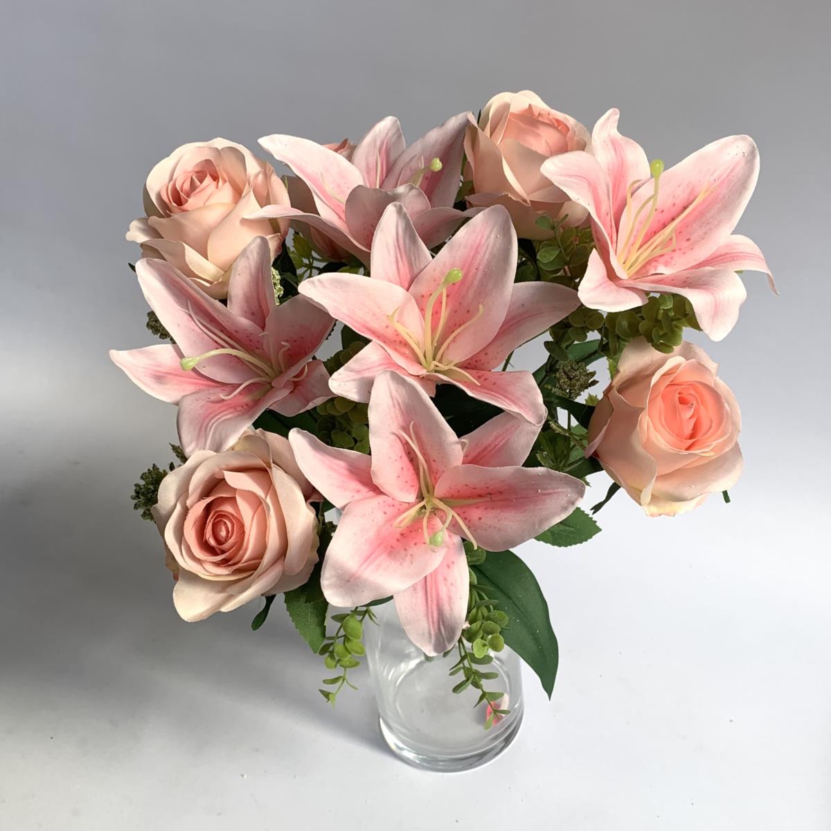 Букет лилий с розами светоо- розовый 40см