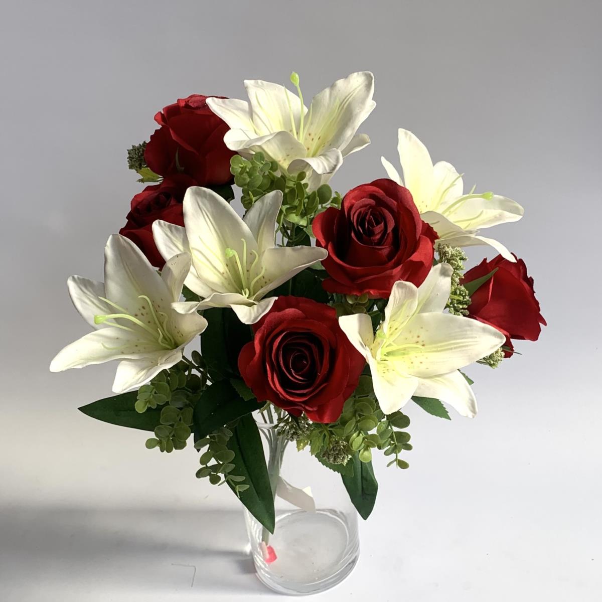 Букет лилий  с розами красно- белый 40см