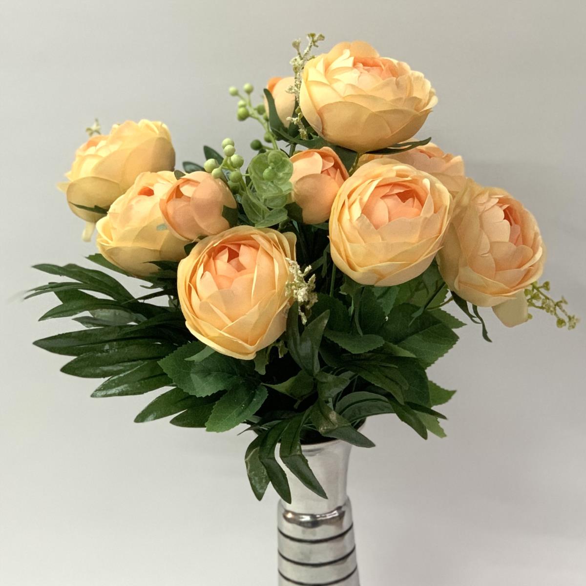 Букет камелий оранжевый 49см